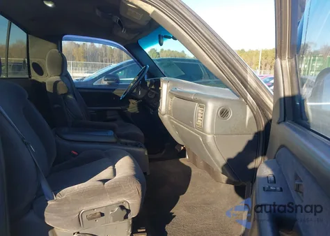 2002 Chevrolet Silverado 1500 Ls z USA, uszkodzony, nr VIN 1GCEK14T52Z231338